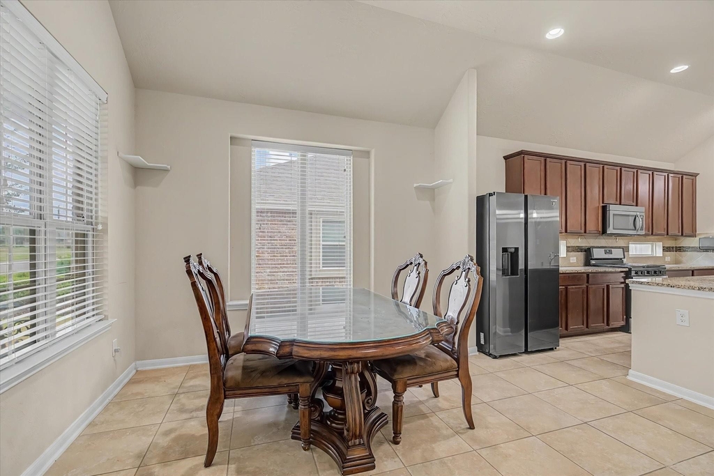 3834 Raintree Village Drive - Photo 4