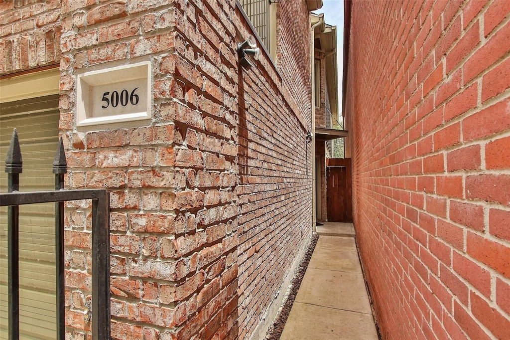 5006 Blossom Street - Photo 2