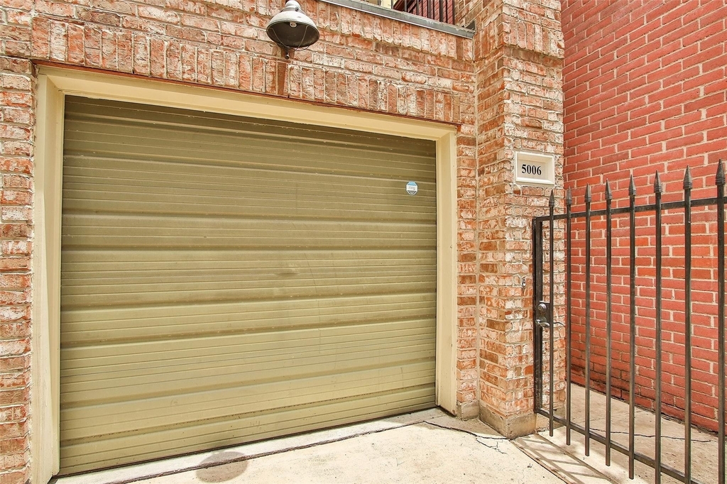 5006 Blossom Street - Photo 1