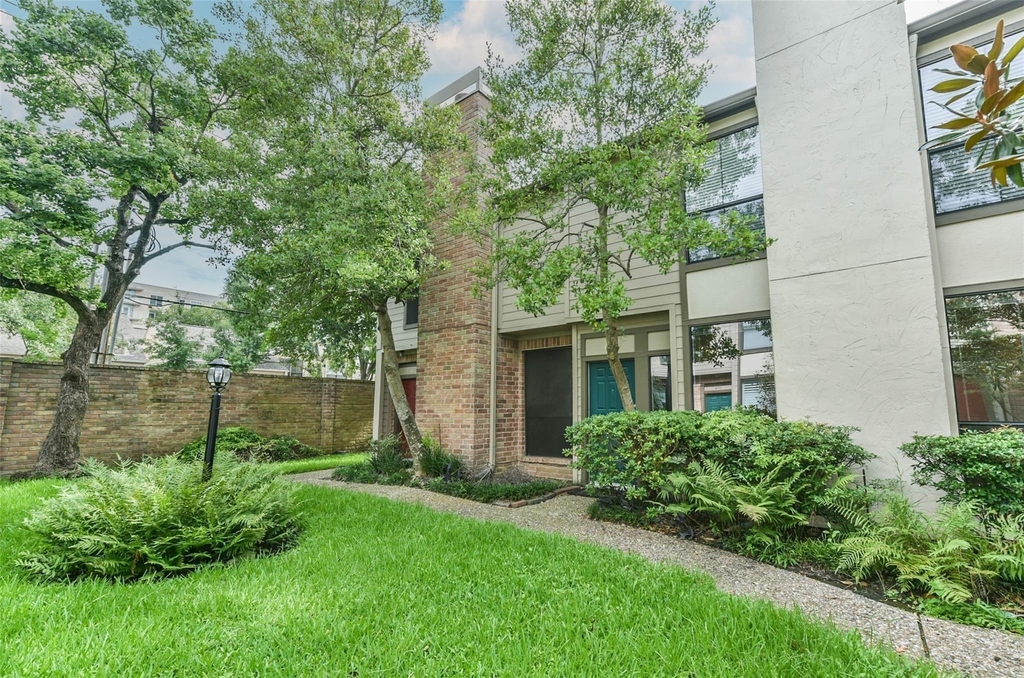 1201 Mcduffie Street - Photo 2