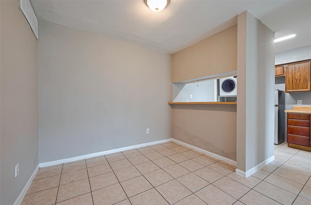 9090 S Braeswood Boulevard - Photo 3