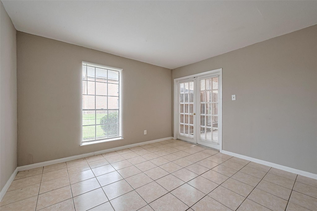 9090 S Braeswood Boulevard - Photo 4