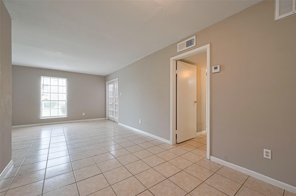 9090 S Braeswood Boulevard - Photo 10