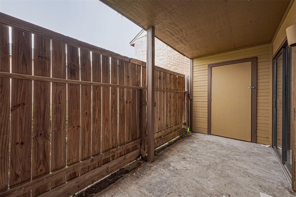 9090 S Braeswood Boulevard - Photo 37
