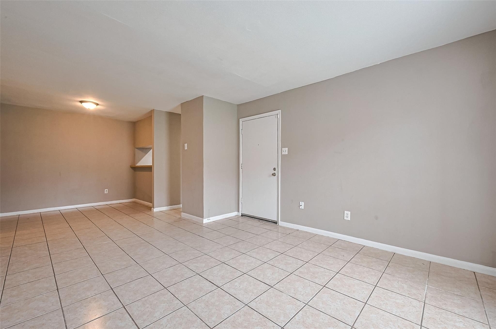 9090 S Braeswood Boulevard - Photo 6