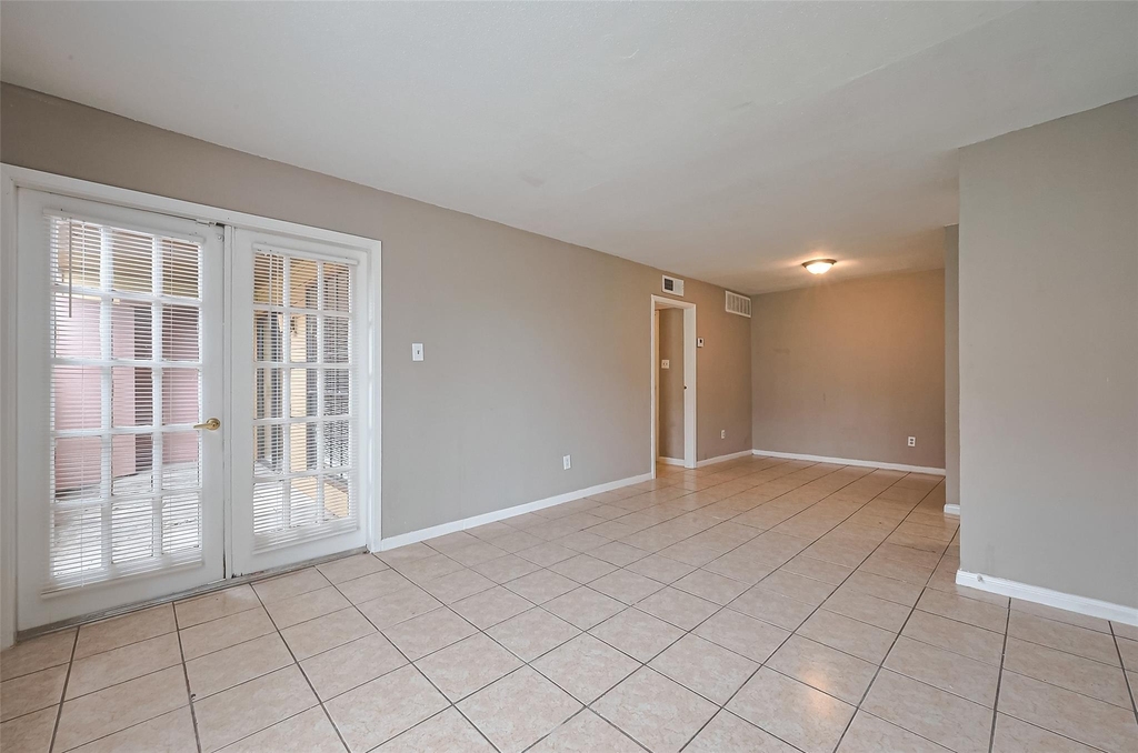 9090 S Braeswood Boulevard - Photo 5