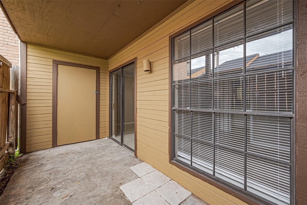 9090 S Braeswood Boulevard - Photo 36