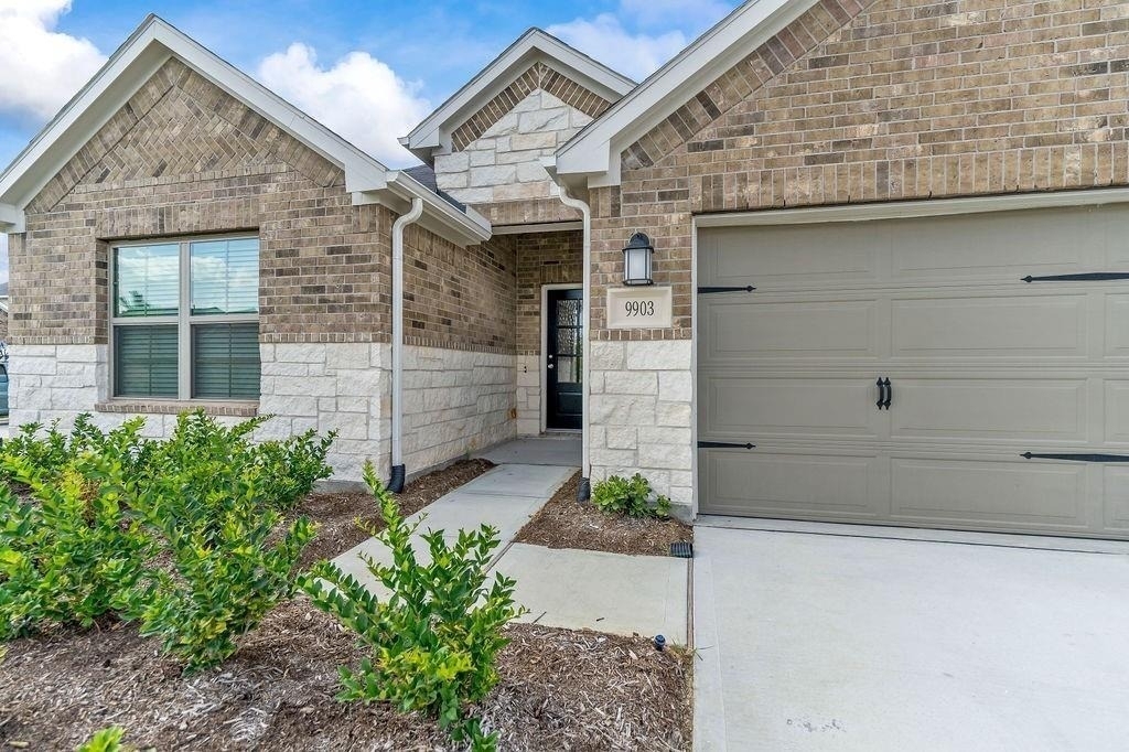 9903 Silverling Court - Photo 2