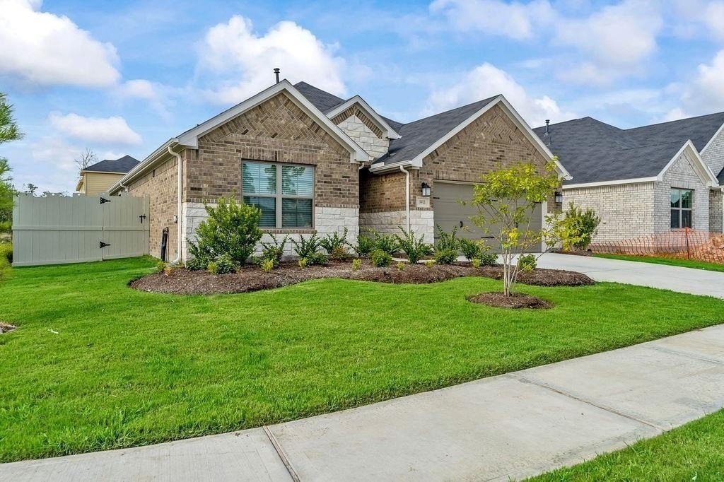 9903 Silverling Court - Photo 1