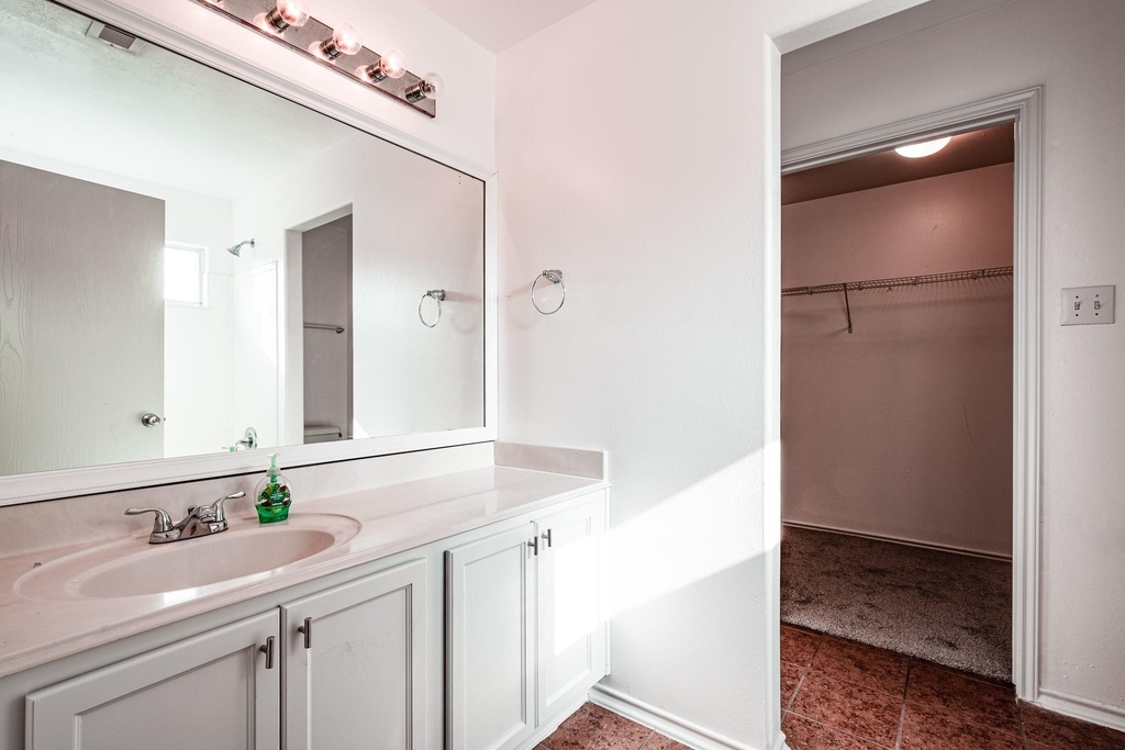 4435 Crossvine Avenue - Photo 14