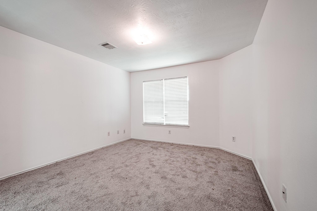 4435 Crossvine Avenue - Photo 13