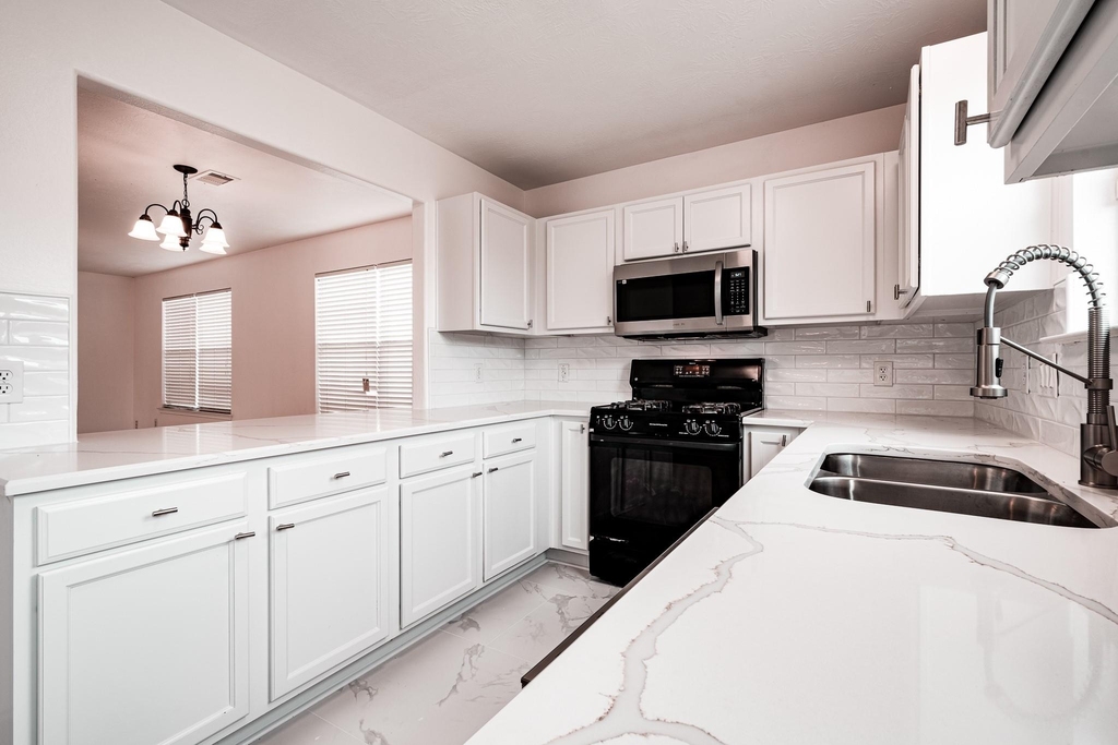 4435 Crossvine Avenue - Photo 4