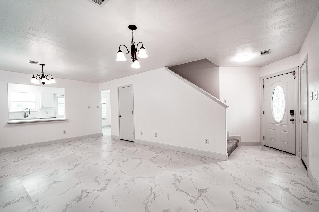 4435 Crossvine Avenue - Photo 3
