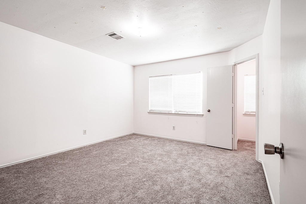 4435 Crossvine Avenue - Photo 11