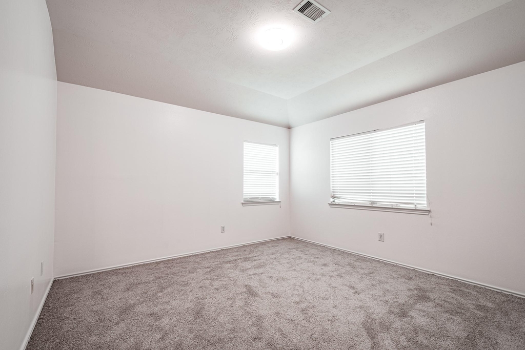 4435 Crossvine Avenue - Photo 9