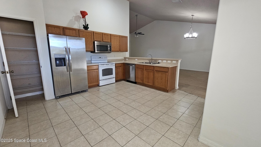 1020 Venetian Drive - Photo 2