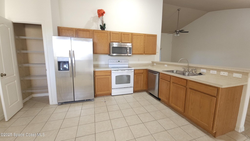 1020 Venetian Drive - Photo 3