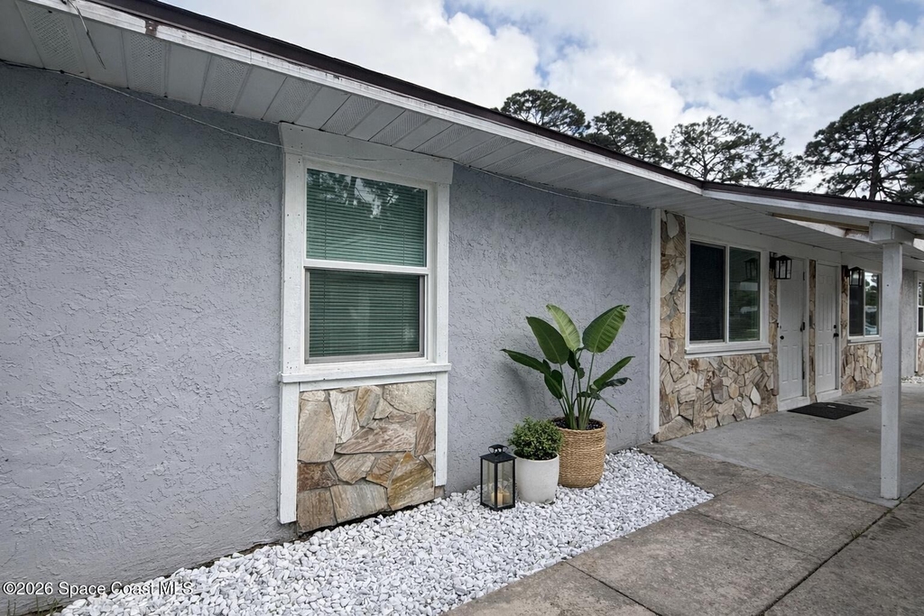 306 Palm Avenue - Photo 0
