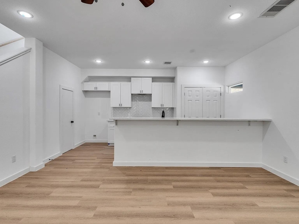 8415 Mahalia Drive - Photo 11