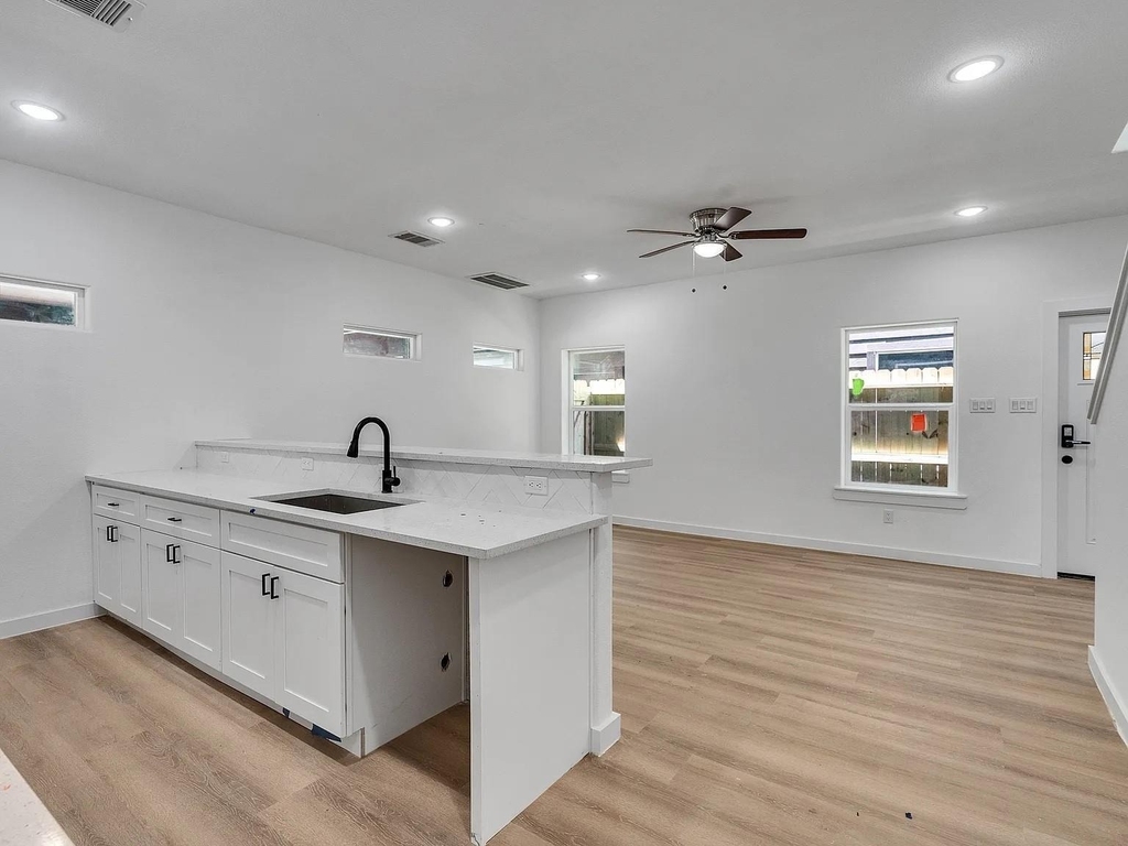 8415 Mahalia Drive - Photo 7
