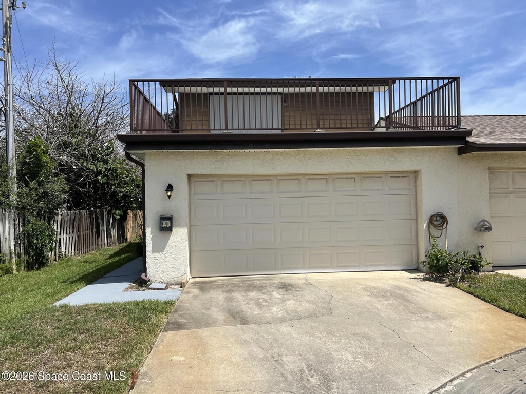 190 Seawind Drive - Photo 0