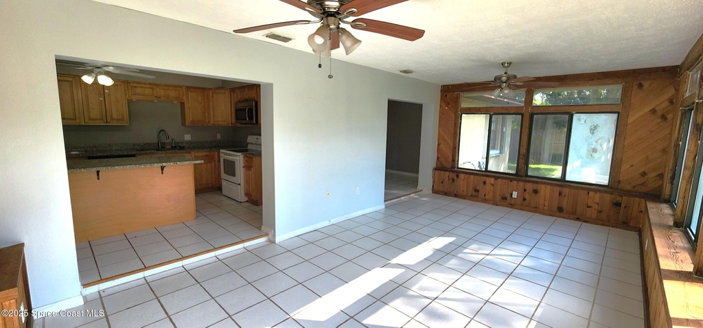 5901 Aires Avenue - Photo 9