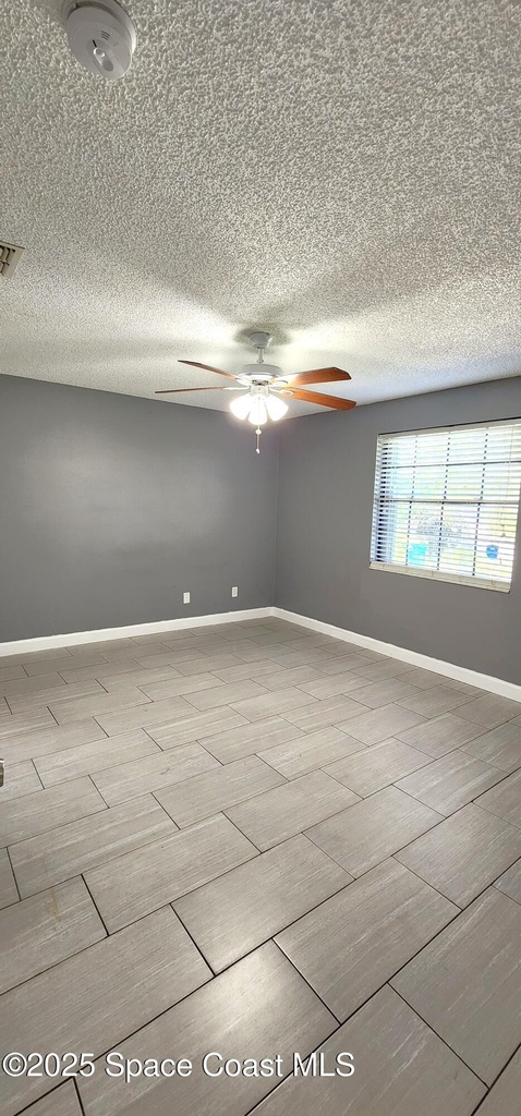 5901 Aires Avenue - Photo 10