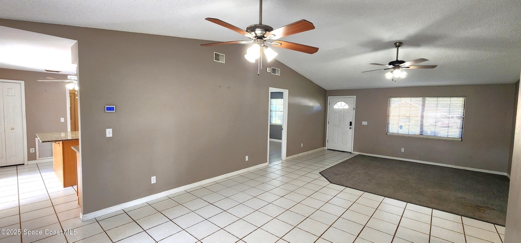 5901 Aires Avenue - Photo 2