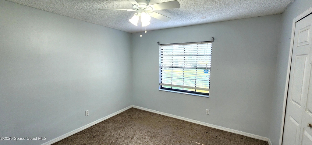 5901 Aires Avenue - Photo 16