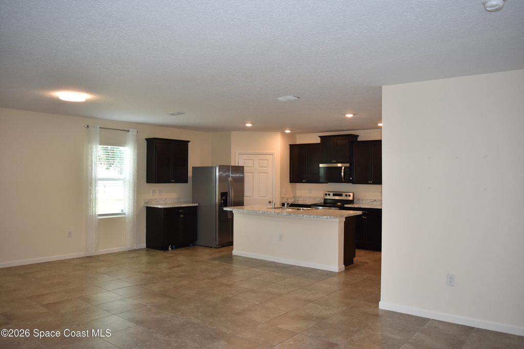 1579 Rachel Avenue Se - Photo 4