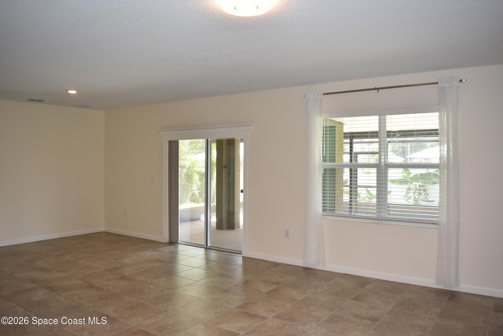 1579 Rachel Avenue Se - Photo 6