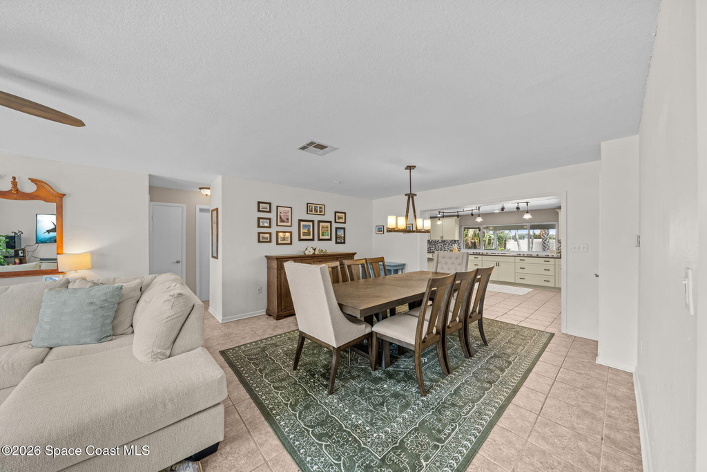 121 Algonquin Terrace - Photo 3