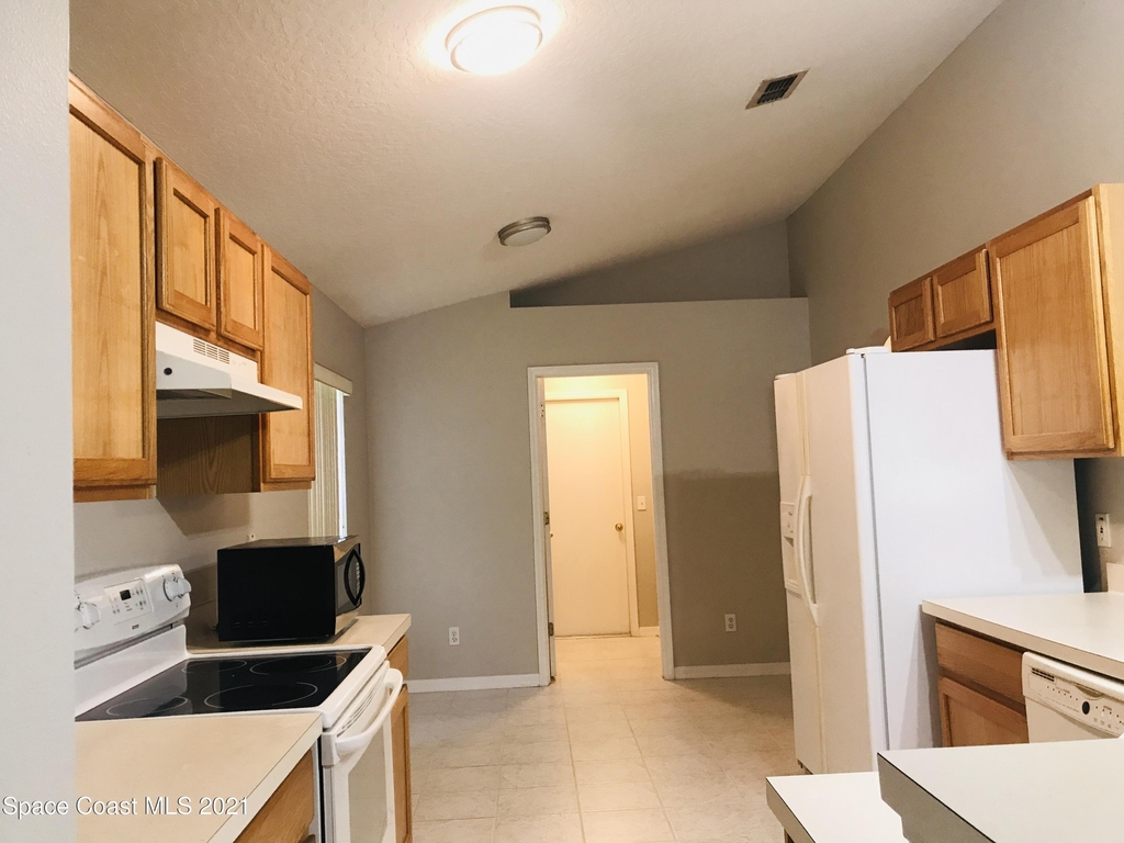 2205 Myla Lane - Photo 3