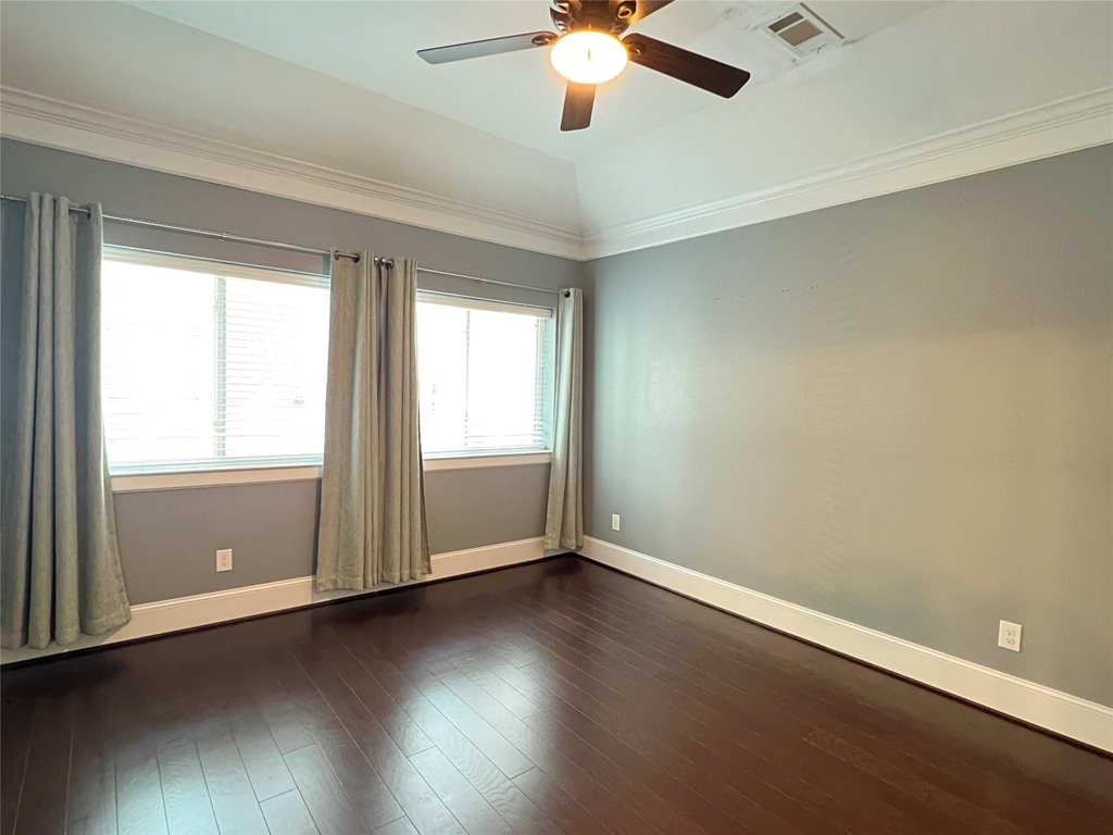 8832 Ashbloom Lane - Photo 11