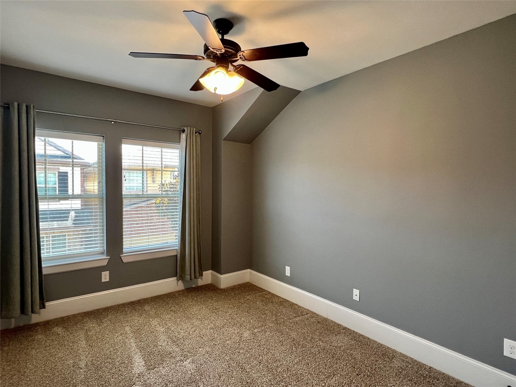 8832 Ashbloom Lane - Photo 15