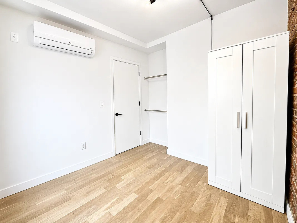 25-11 34th Street - Photo 4