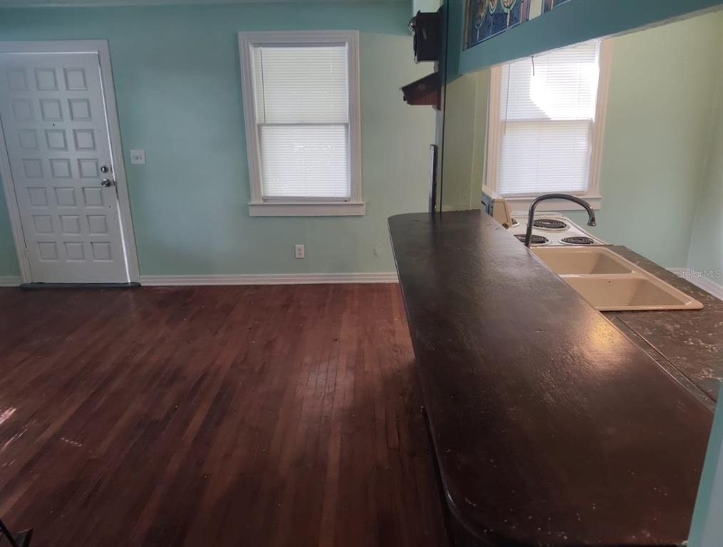 5425 Leaming Avenue - Photo 2