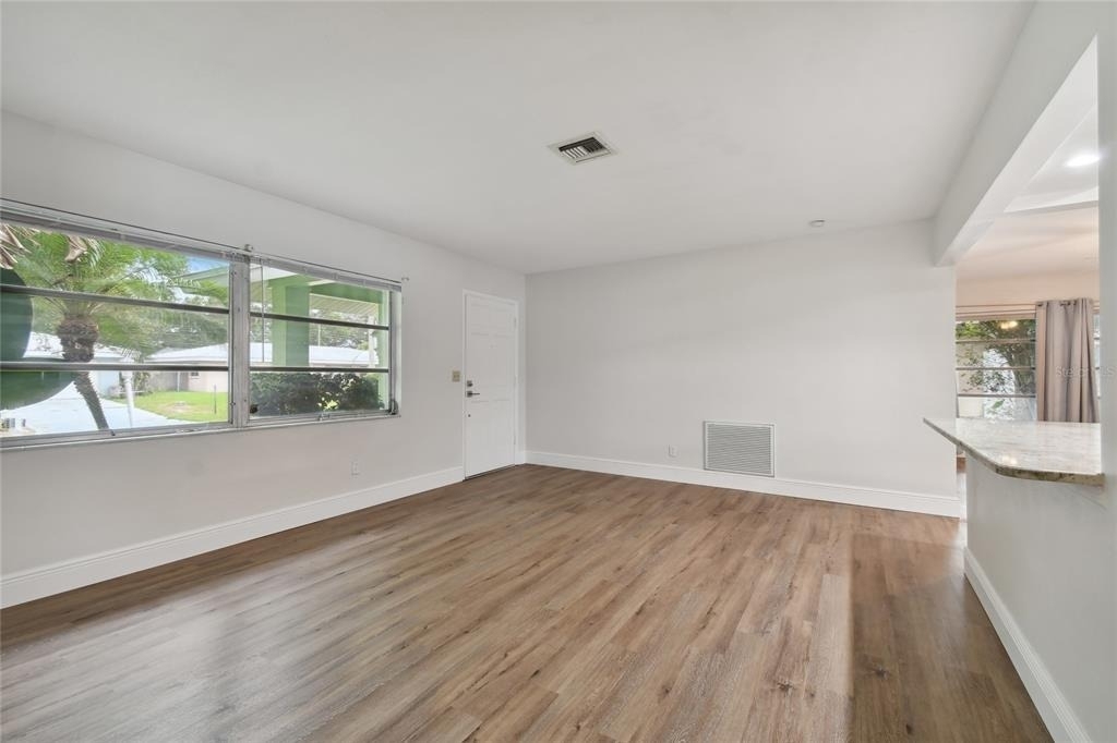 2111 Lanai Avenue - Photo 3