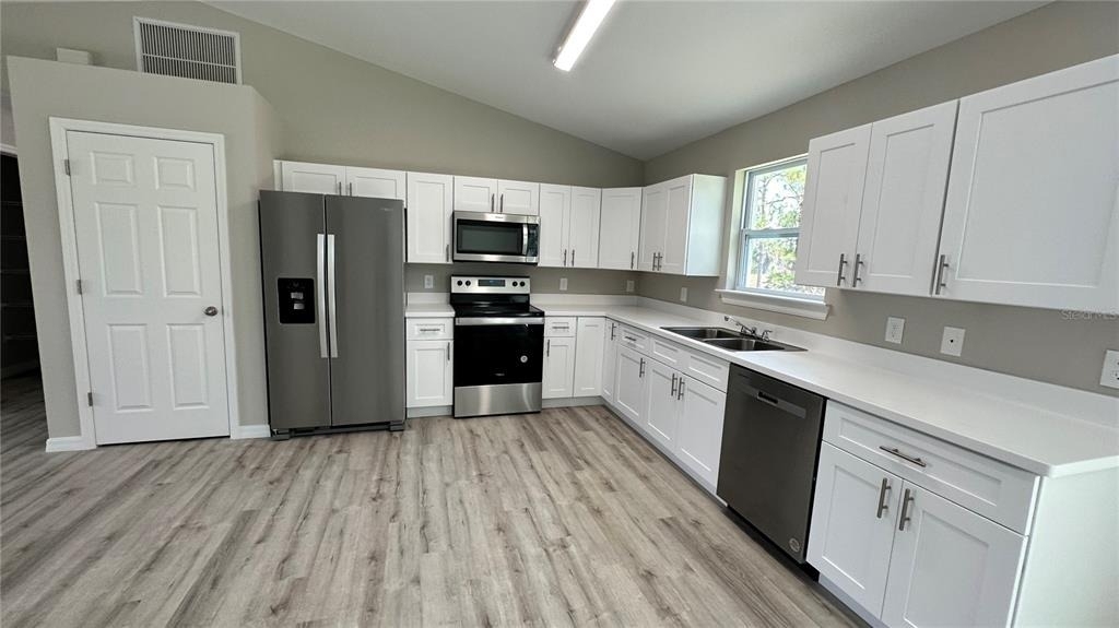 327 Lester Avenue S - Photo 1