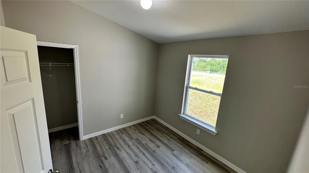 327 Lester Avenue S - Photo 4