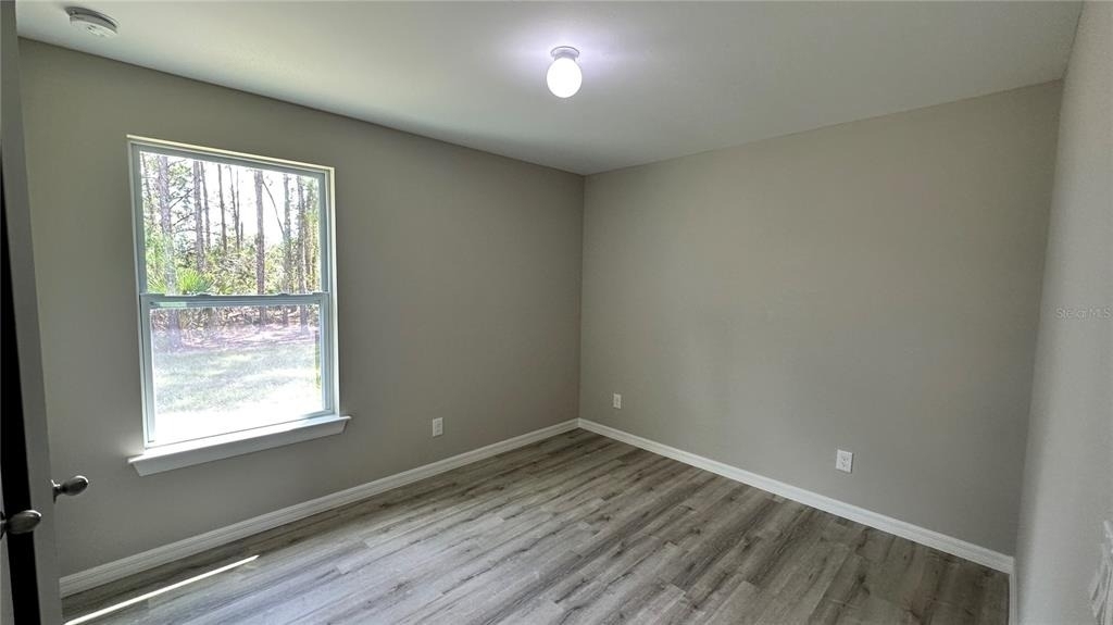 327 Lester Avenue S - Photo 12