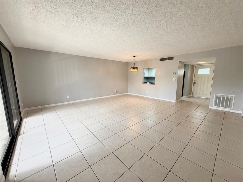 105 4th Avenue Ne - Photo 2