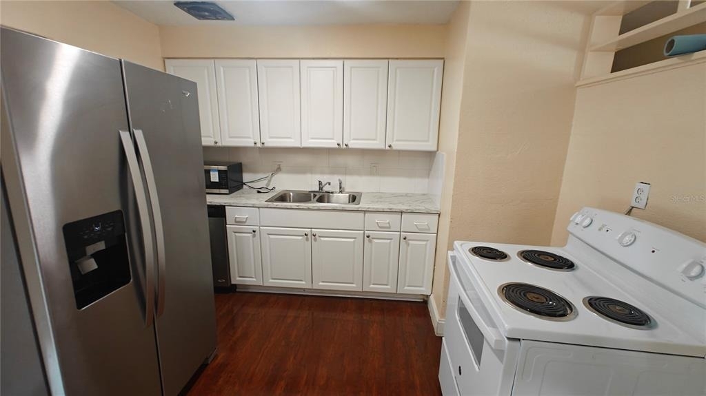 6918 Ravenna Avenue - Photo 2