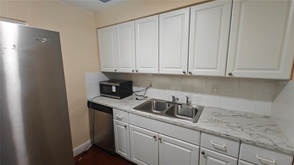 6918 Ravenna Avenue - Photo 1