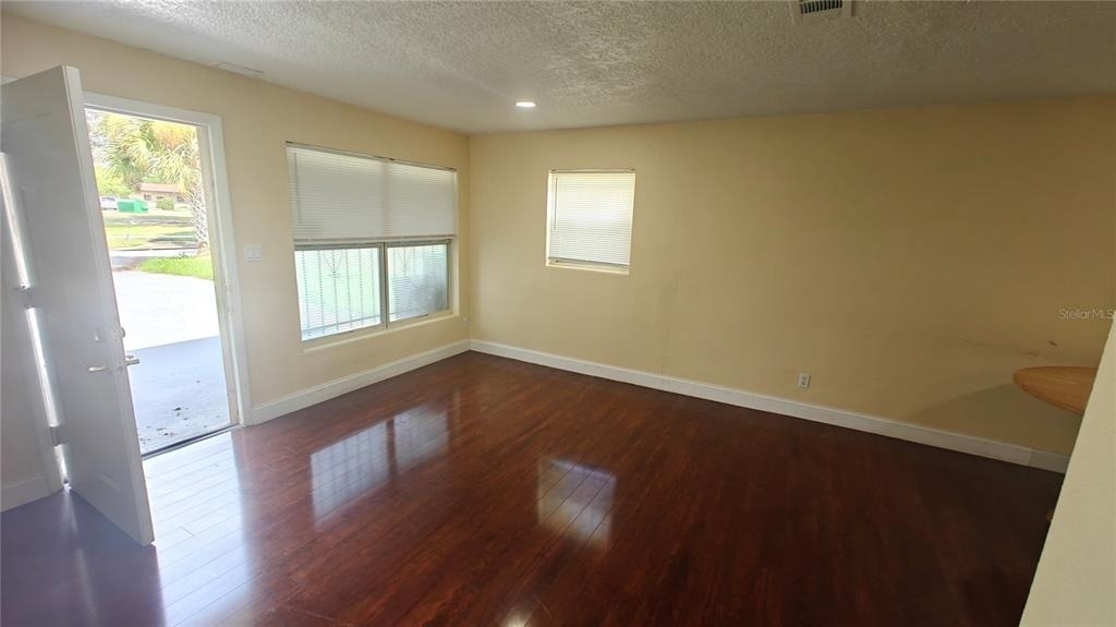 6918 Ravenna Avenue - Photo 7