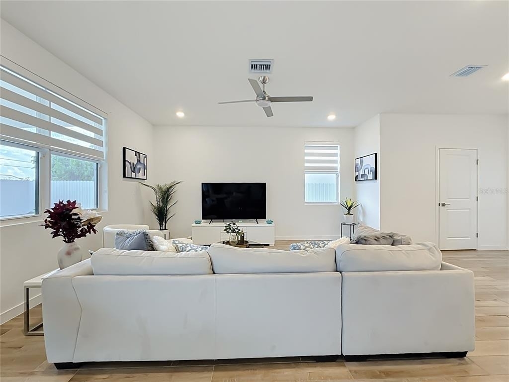 1692 Se 7th Court - Photo 12