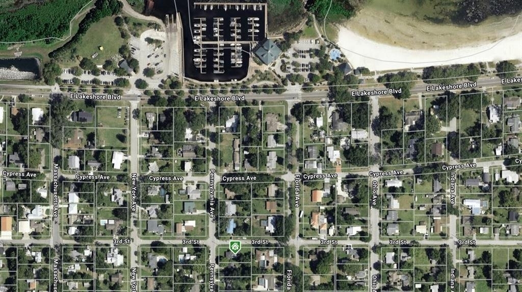 301 Pennsylvania Ave Street - Photo 1