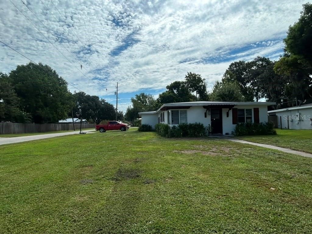 301 Pennsylvania Ave Street - Photo 2