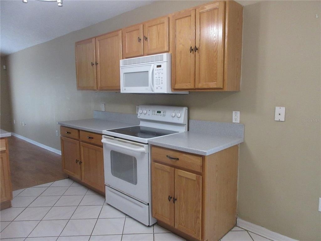 202 Marion Oaks Trail - Photo 4