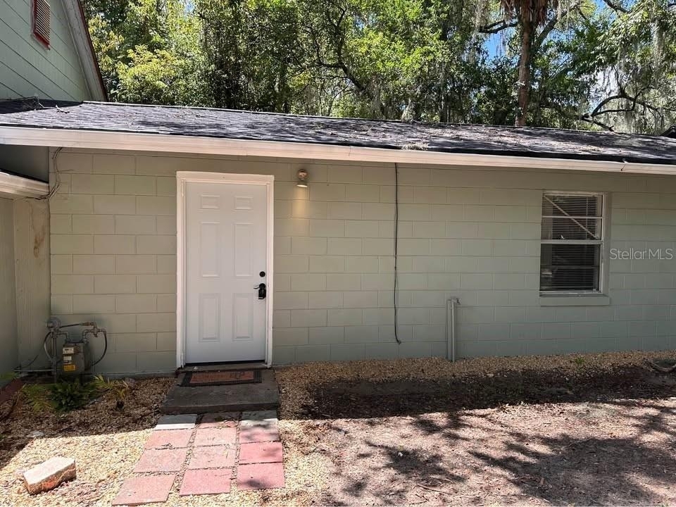 829 Ne 3rd Street - Photo 0